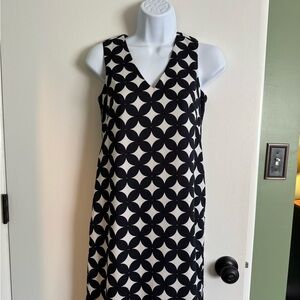 Sleeveless Navy & White Geometric V-Neck Dress